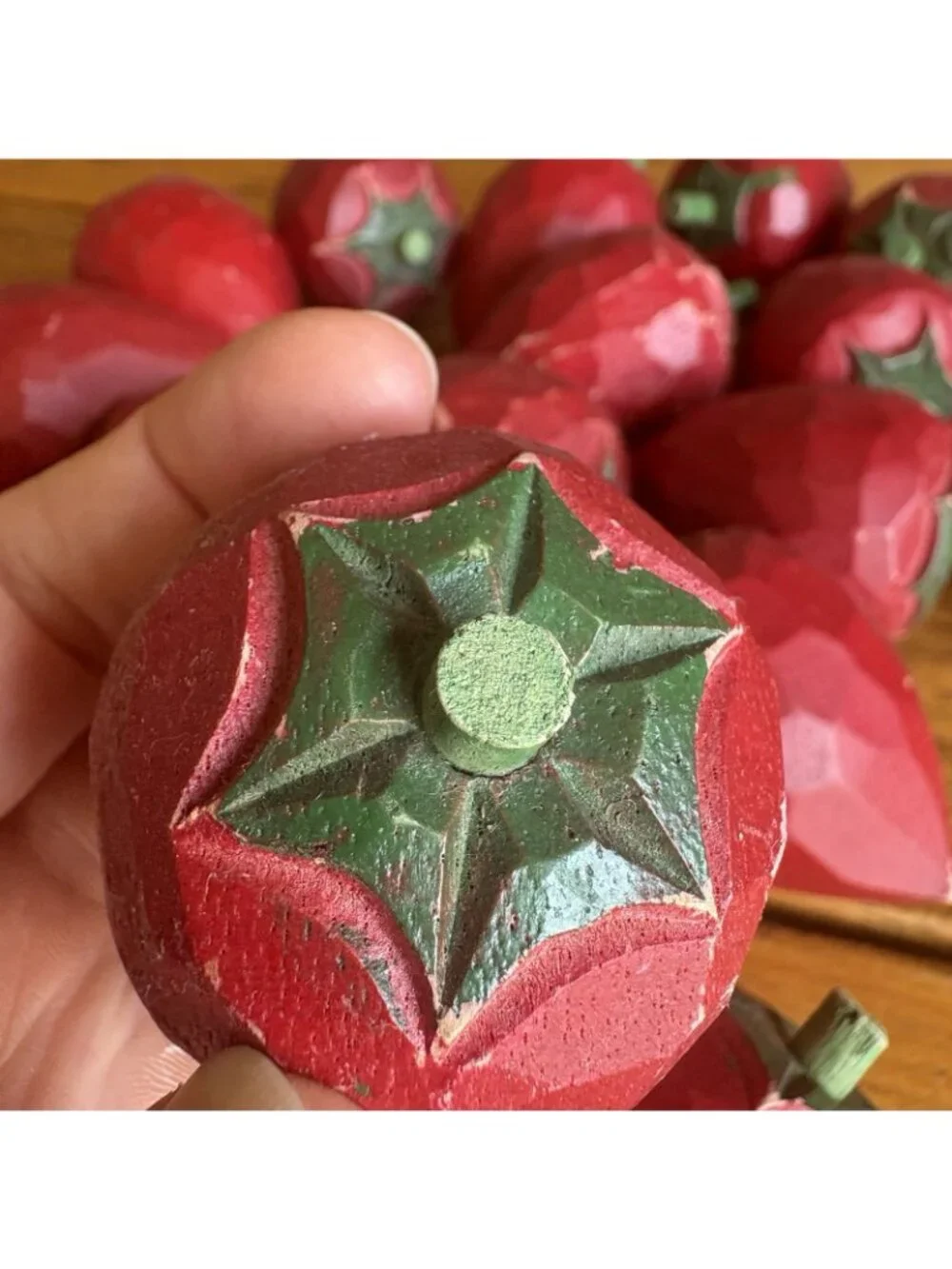 Hand-carved Wood Strawberries Rustic Farmhouse Set Of 18 READ